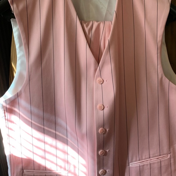 Suit - Picture 2 of 3